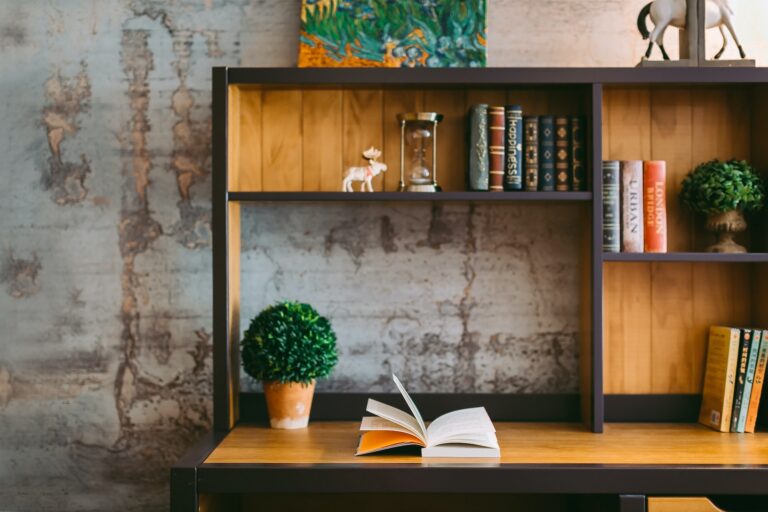 How to style your bookshelf